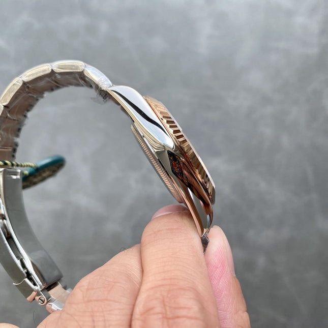 SKY-DWELLER TWO-TONE 42MM ROSE GOLD BEZEL BLUE DIAL
