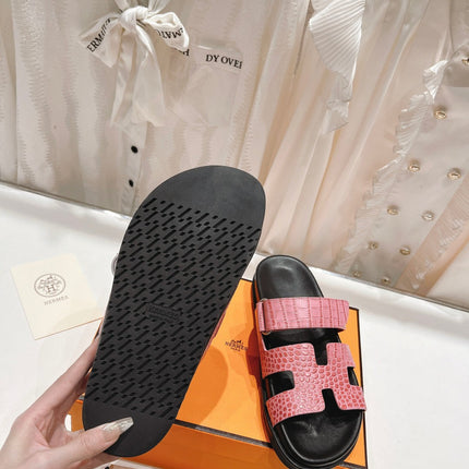CHYPRE SANDAL BLACK AND BRIGHT PINK LAMBSKIN