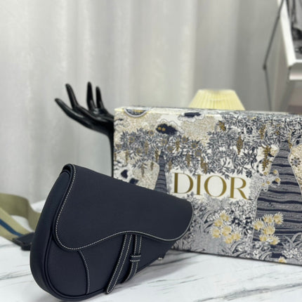 SADDLE 28 BAG IN BLACK LAMBSKIN