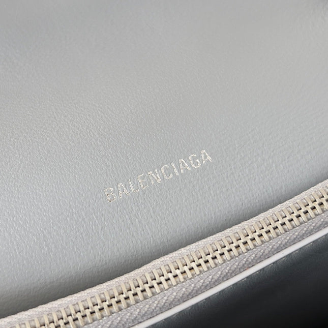 CRUSH CHAINED BAG 25 IN SILVER METALLIC QUILTED CRUSHED CALFSKIN