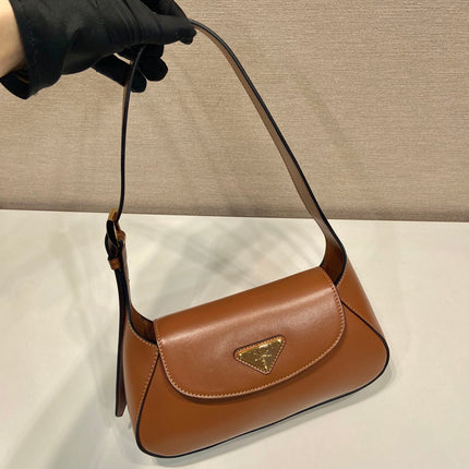 FLAP BAG 25 IN CINNAMON BROWN SMOOTH CALFSKIN TRIANGLE LOGO