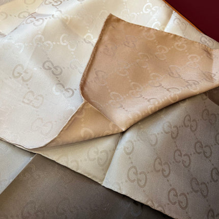 GUCCI 25S SCARF 90 IN SILK 600369