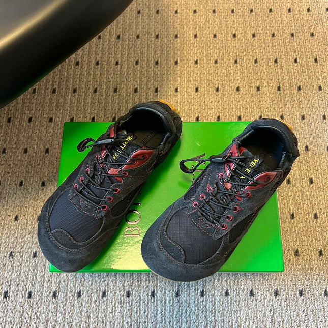 BOTTEGA VENETA 26S SNEAKERS IN BLACK SUEDE AND MESH FABRIC