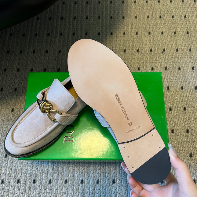 BOTTEGA VENETA 26S LOAFERS IN LIGHT BEIGE SUEDE WITH GOLD HARDWARE