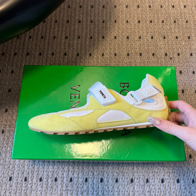 BOTTEGA VENETA 26S MARY JANE SNEAKER IN YELLOW SUEDE AND WHITE FABRIC