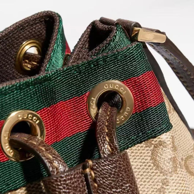 GUCCI BUCKET BAG 26S IN BEIGE GG SUPREME CANVAS AND DARK BROWN CALFSKIN