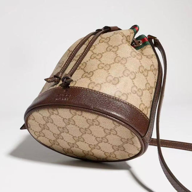 GUCCI BUCKET BAG 26S IN BEIGE GG SUPREME CANVAS AND DARK BROWN CALFSKIN