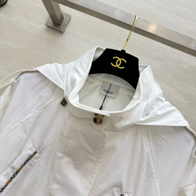BURBERRY 26S HOODED WINDBREAKER 525