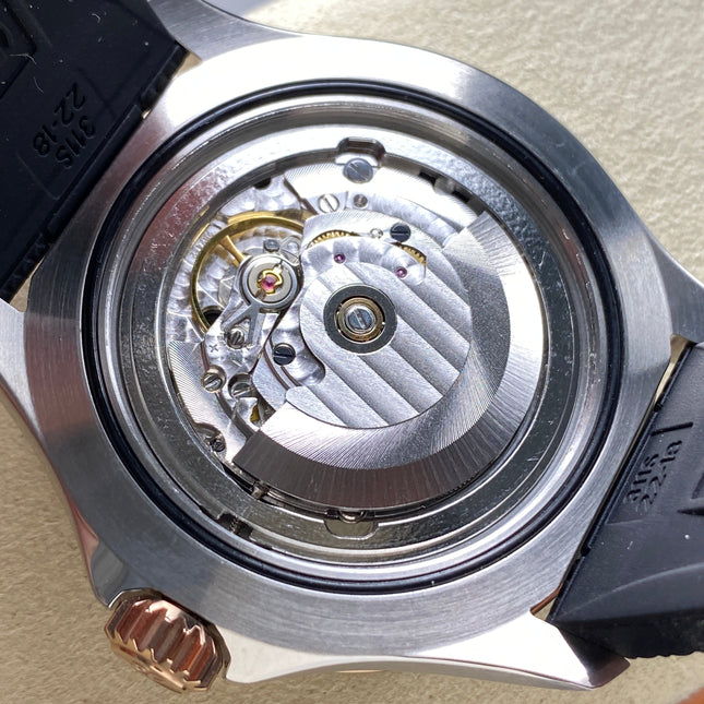 SUPEROCEAN AUTOMATIC 44 STEEL AND RED GOLD CASE WHITE MIX BLACK DIAL