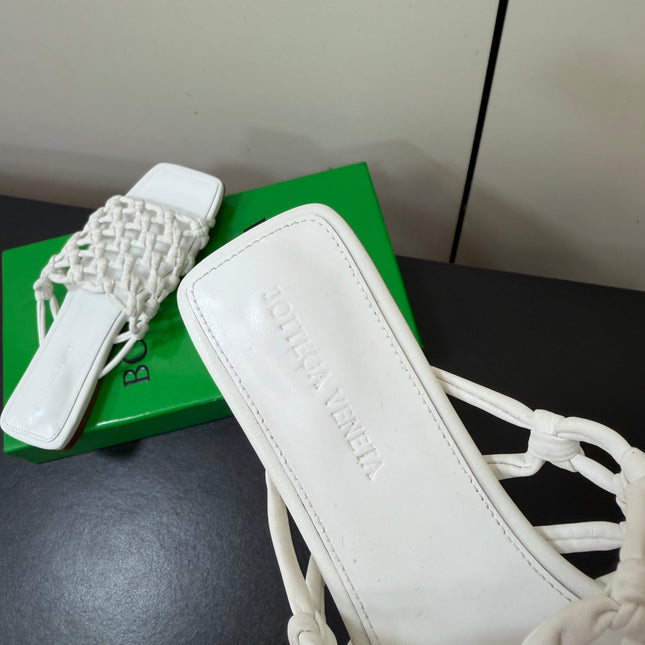 BOTTEGA VENETA 26S WOVEN STRAP SANDALS IN WHITE LAMBSKIN