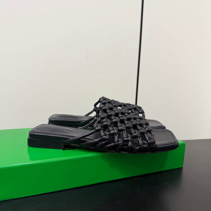 BOTTEGA VENETA 26S WOVEN STRAP SANDALS IN BLACK LAMBSKIN