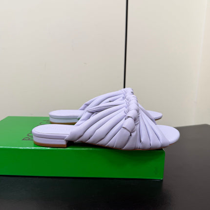 BOTTEGA VENETA 26S BRAIDED STRAP SANDALS IN LIGHT PURPLE LAMBSKIN