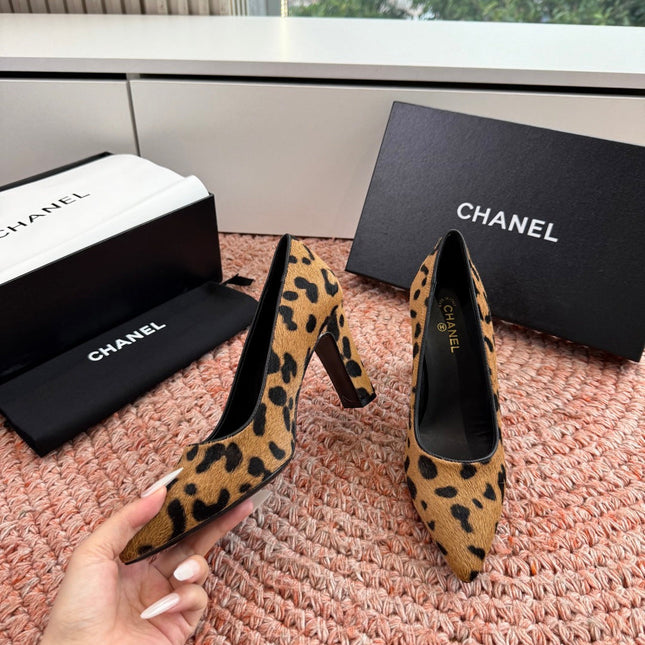 CHANEL 26S HIGH HEELS IN BROWN PONY HAIR WITH LEOPARD-PRINT