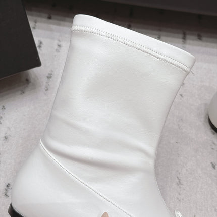 CHANEL 26S ANKLE BOOTS IN WHITE CALFSKIN LACE UP FRONT