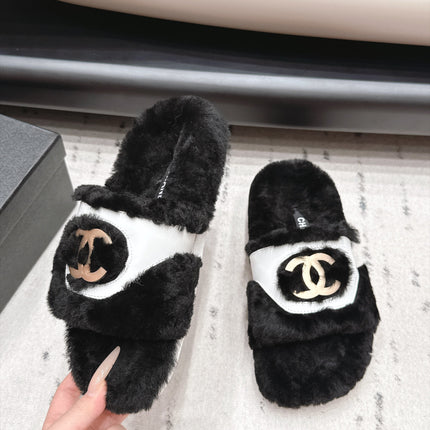 CHANEL 26S SLIDE SANDALS IN BLACK SHEARLING AND WHITE STRAP