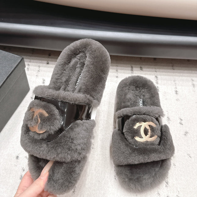 CHANEL 26S SLIDE SANDALS IN GREY SHEARLING AND BLACK STRAP