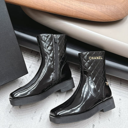 CHANEL 26S ANKLE BOOTS 40MM IN BLACK CALFSKIN PATENT AND QUILTED