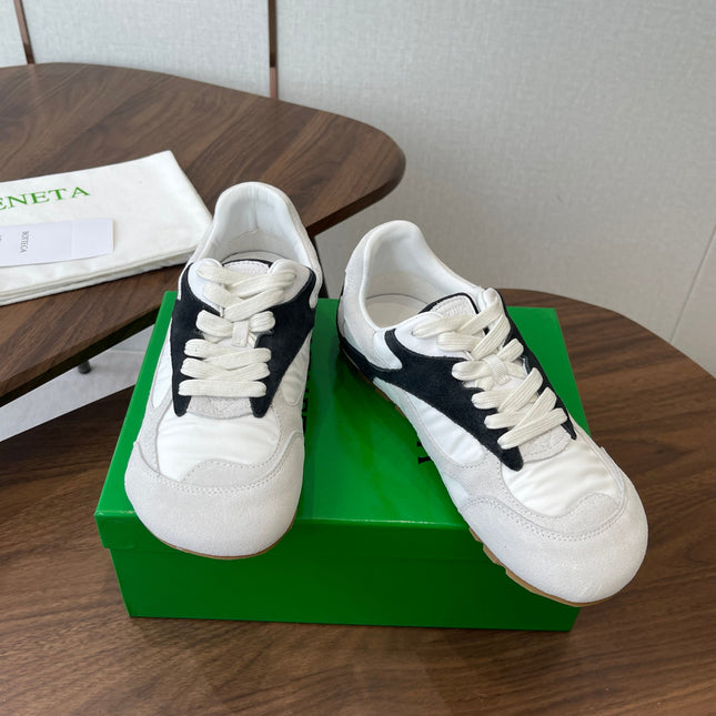 BOTTEGA VENETA 26S ORBIT FLASH SNEAKERS IN WHITE AND BLACK SUEDE