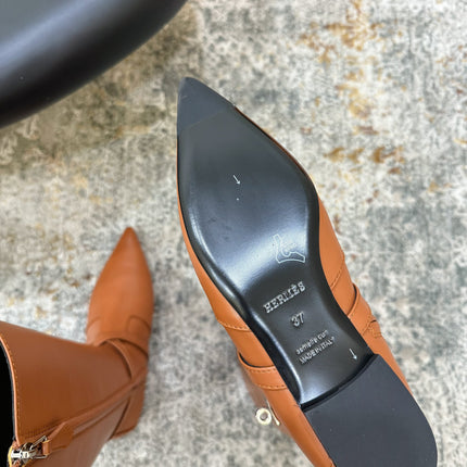 HM 26S FLAT KNEE-HIGH BOOTS IN COGNAC BROWN CALFSKIN 