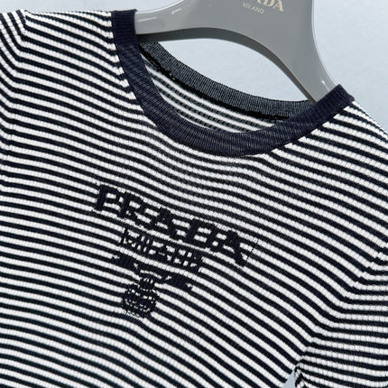 PRADA 26S SHORT SLEEVED KNIT T-SHIRT 811