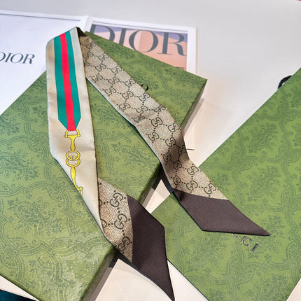 GUCCI 26S SCARF 120 IN SILK 311707