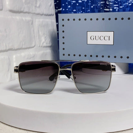 GUCCI 26S SQUARE FRAME IN METAL 426393