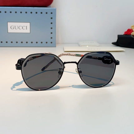 GUCCI 26S POLYGONAL FRAME IN METAL 426445