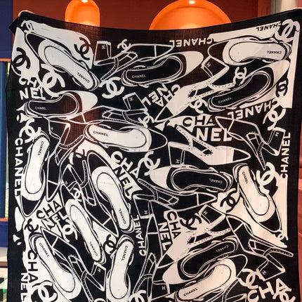CHANEL 25S SCARF 135 IN CASHMERE 991693