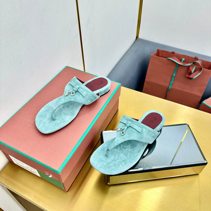 FLIP FLOPS IN EMERALD GREEN SUEDE AND HARDWARE SILVER
