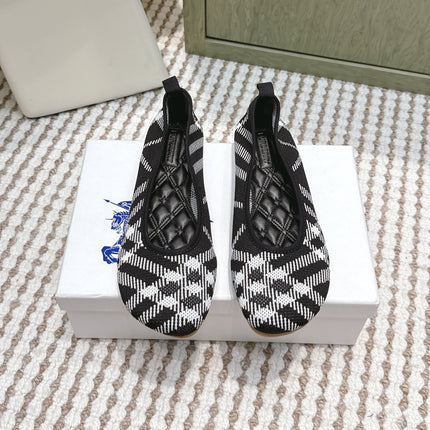 BURBERRY 26S BALLET FLATS IN BLACK AND WHITE KNIT