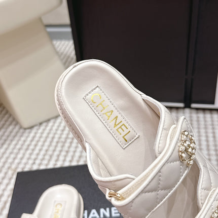 CHANEL 26S SANDALS IN CREAM WHITE CALFSKIN