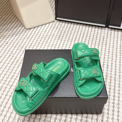 CHANEL 26S SANDALS IN GREEN CALFSKIN