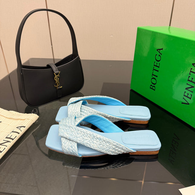 BOTTEGA VENETA 26S SANDALS IN LIGHT BLUE CALFSKIN AND RAFFIA