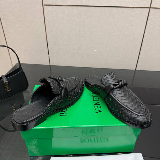 BOTTEGA VENETA 26S BACKLESS LOAFERS IN BLACK TECHNICAL WOVEN CALFSKIN STYLE 2