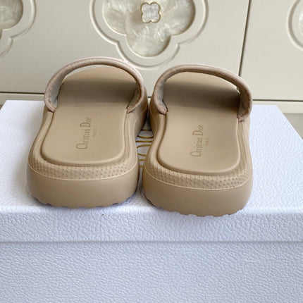 DIOR 26S DWAY SLIDES IN BEIGE RUBBER SOLE