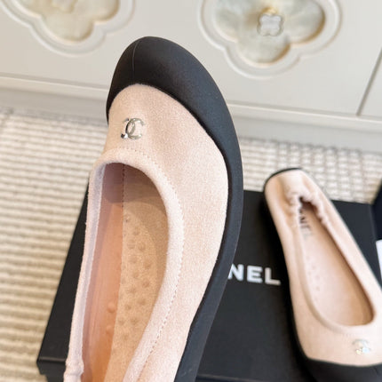 CHANEL 26S BALLET FLATS IN LIGHT PINK SUEDE AND BLACK LAMBSKIN