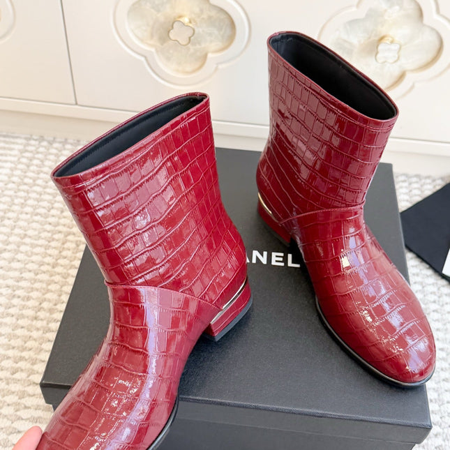 CHANEL 26S SHORT BOOTS IN RED PATENT CROCODILE EMBOSSED
