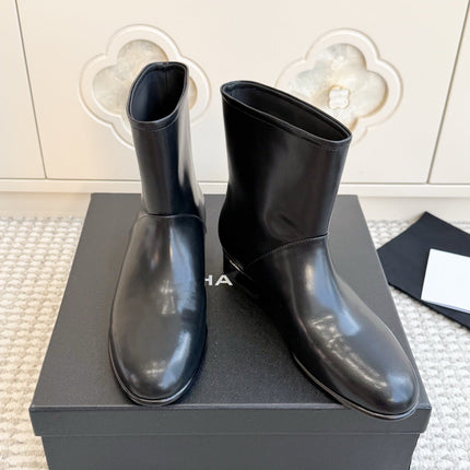 CHANEL 26S SHORT BOOTS IN BLACK CALFSKIN