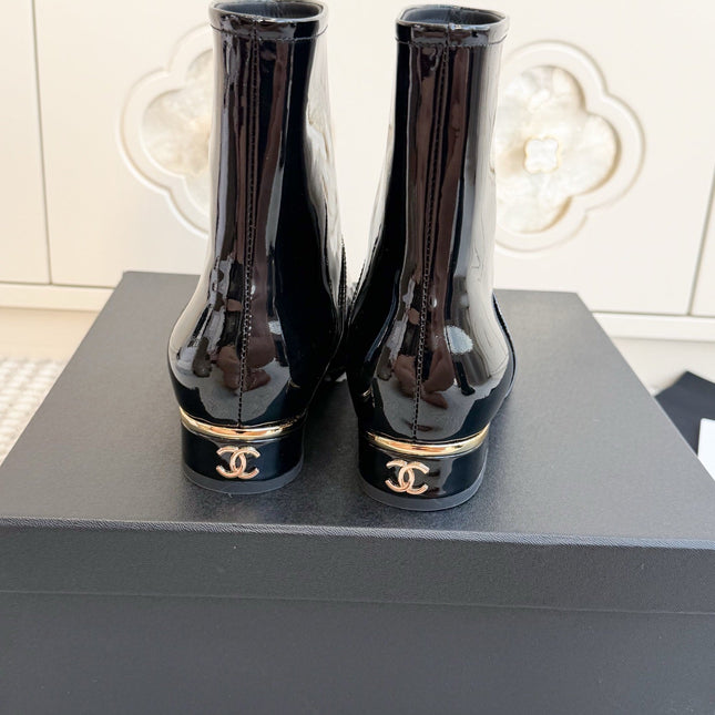 CHANEL 26S SHORT BOOTS IN BLACK PATENT LEATHER