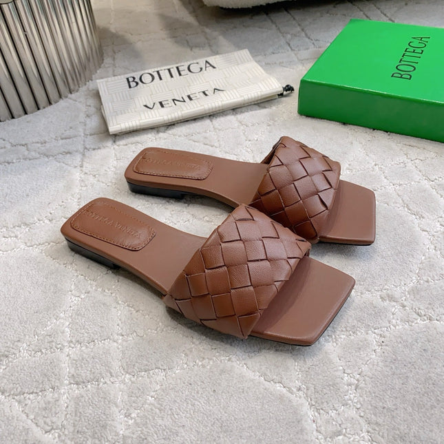 BOTTEGA VENETA 26S SQUARE-TOE SLIDE SANDALS IN BROWN LAMBSKIN