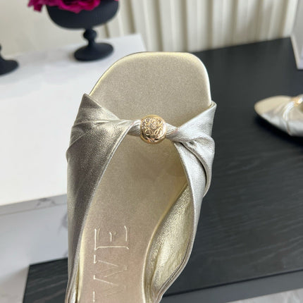 LOEWE 26S SANDALS IN SILVER LAMBSKIN