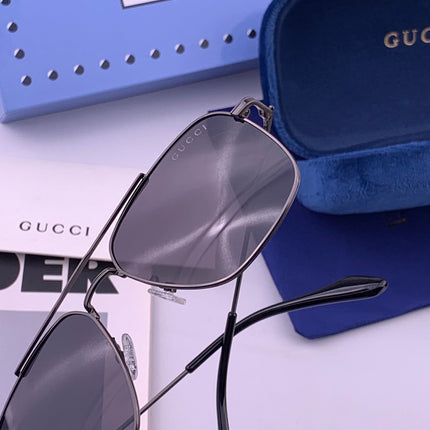 GUCCI 26S RECTANGULAR FRAME IN METAL 424708