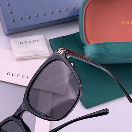 GUCCI 26S SQUARE FRAME IN ACETATE 426558