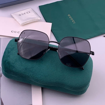 GUCCI 26S SQUARE FRAME IN METAL 426565