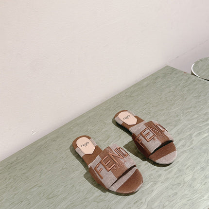 FENDI 26S SLIDE SANDALS IN BEIGE AND BROWN CANVAS