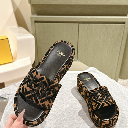 FENDI 26S PLATFORM SANDALS IN BROWN AND BLACK FABRIC STYLE 3