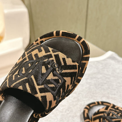FENDI 26S HIGH SANDALS IN BROWN AND BLACK FABRIC STYLE 2