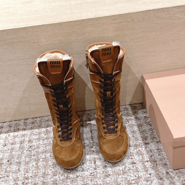MIUMIU 25S ANKLE BOOTS IN CARAMEL BROWN SUEDE WITH SHEARLING