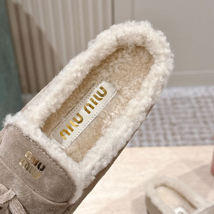 MIUMIU 25S MULES IN DESERT BEIGE SUEDE WITH SHEARLING