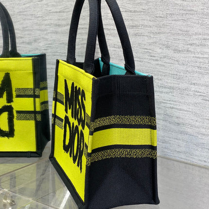 BOOK TOTE 26 IN COLORFUL CANVAS 226512